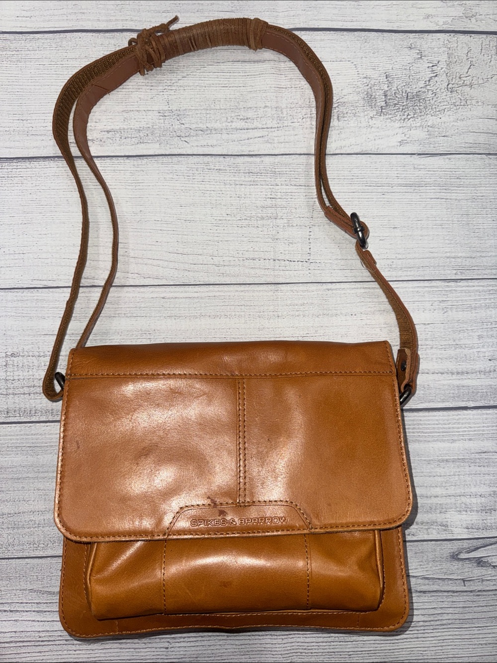 Spikes & Sparrow Women's Tan Authentic Leather Shoulder Bag with Front Flap